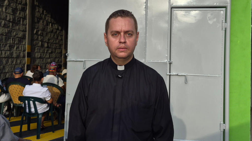 Padre Marco Tulio Mejía, director del Banco de Alimentos de San Andrés,