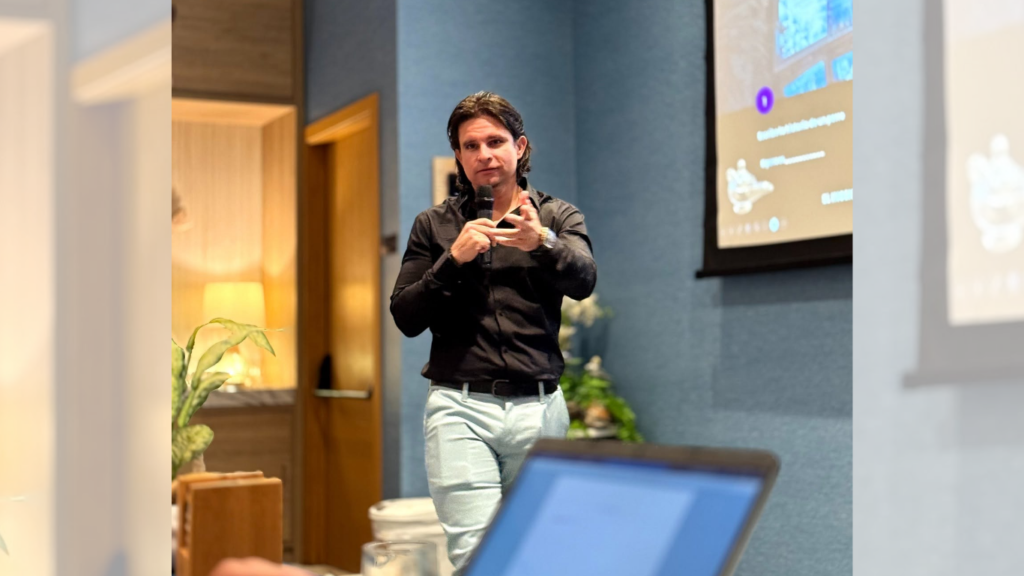 El experto en Inteligencia Artificial sanandresano Alejandro Medina ofrecerá asesorías gratuitas en la isla