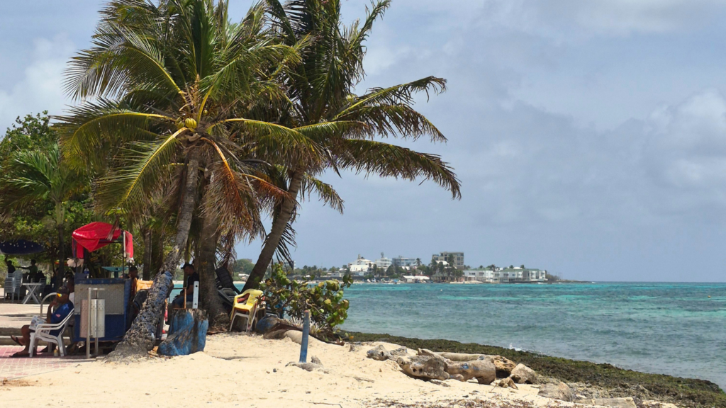 Gobierno Nacional anuncia agenda de turismo para San Andrés y busca definir prioridades con los gremios